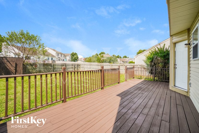 Building Photo - 1829 Westbrook Village Dr