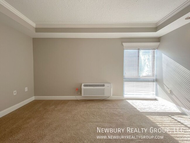 Building Photo - 530 N Main St