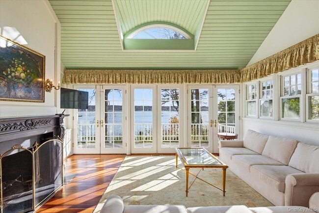 Building Photo - 508 Centre Island Rd