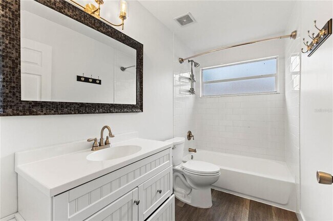 Building Photo - 9307 Poplar Creek Ct