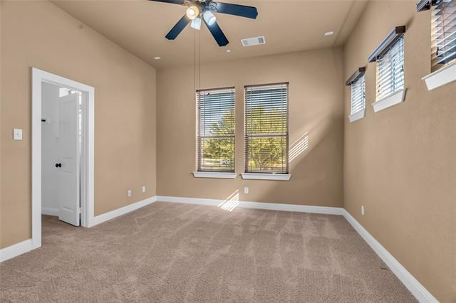 Building Photo - 932 Brook Forest Ln