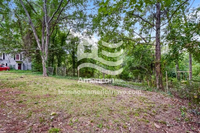 Building Photo - 300 Summerlea Dr