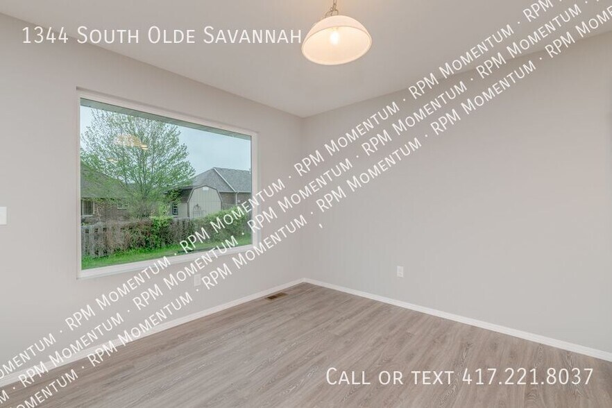 Building Photo - 1344 S Olde Savannah Ave