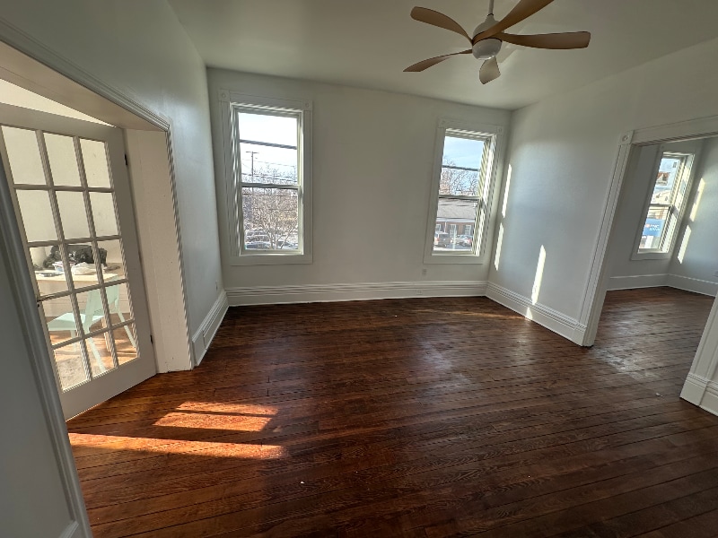 Building Photo - 2567 Bank St