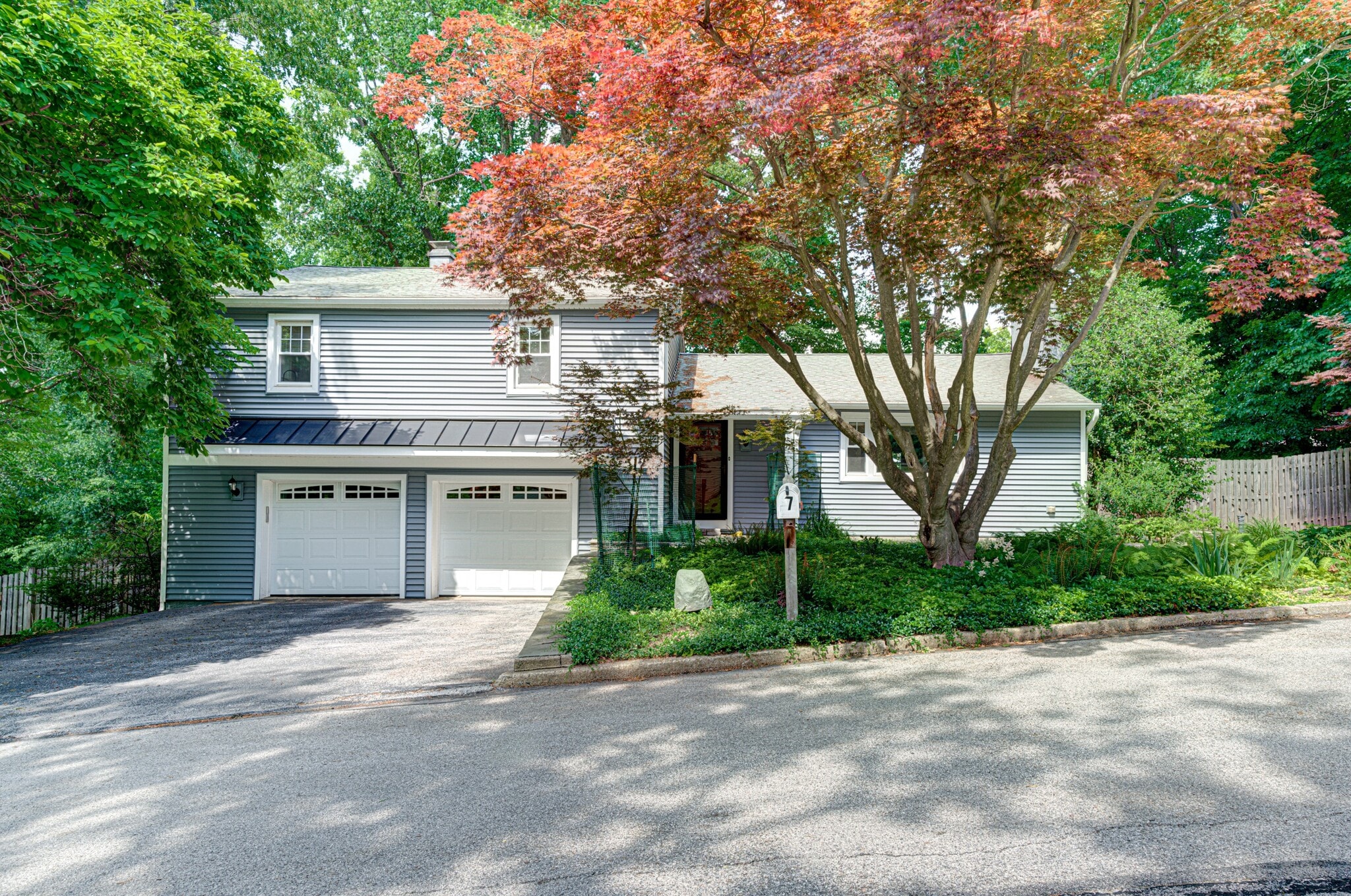 Building Photo - 7 Carol Ln