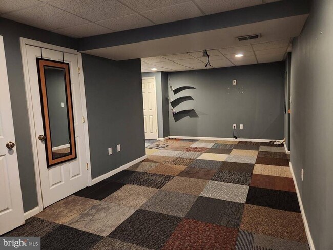 Building Photo - 8813 Francesca Dr