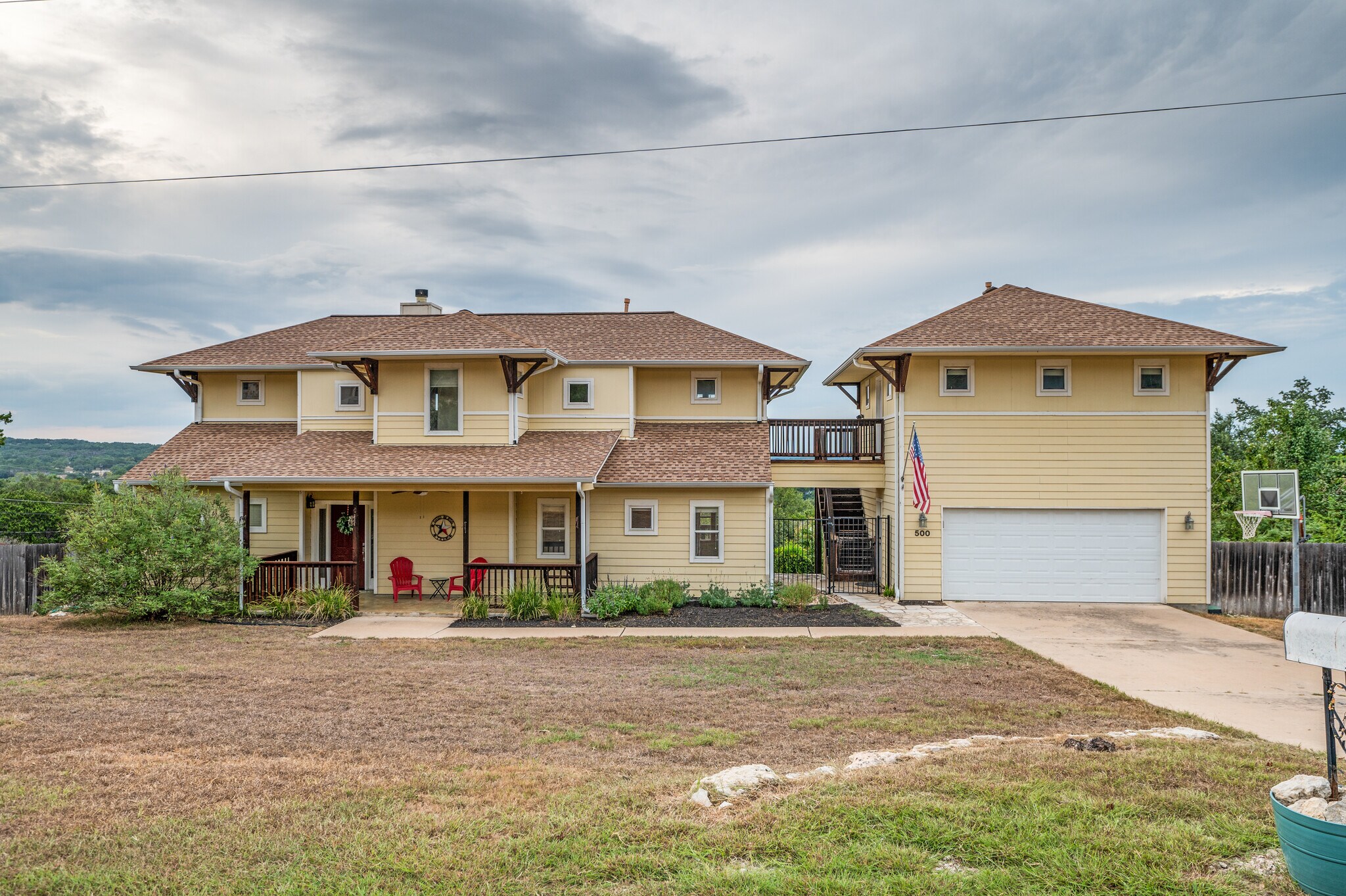 Front view - 500 Sinclair Dr