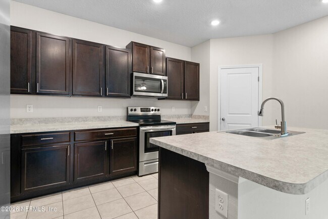 Building Photo - 5556 Kellar Cir