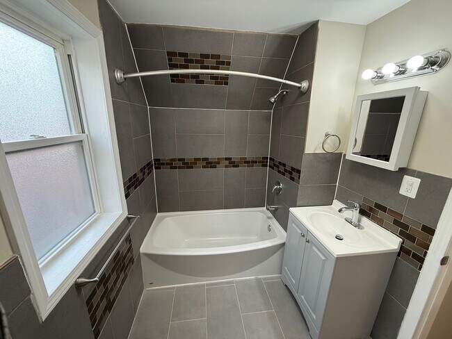 Building Photo - 10154 S Calumet Ave