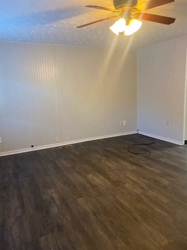 Building Photo - 2448 Mustang Dr