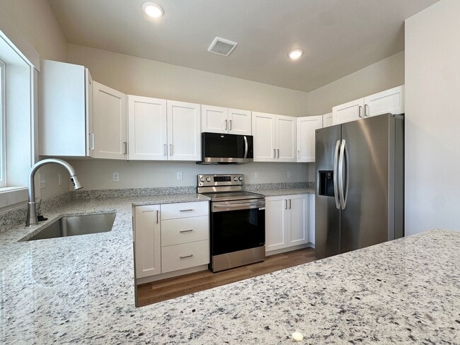 Building Photo - Brand New 3 Bed / 2.5 Bath Townhome in Sugar Mill Community