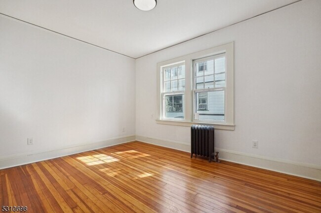 Building Photo - 17 Beekman St