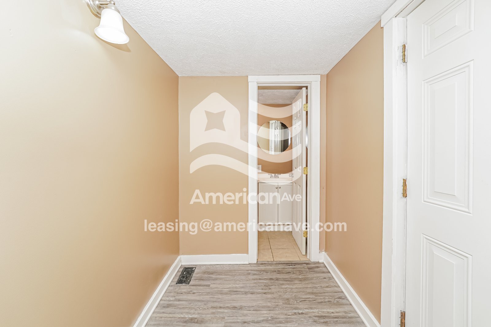 Building Photo - 1494 Preston Ave