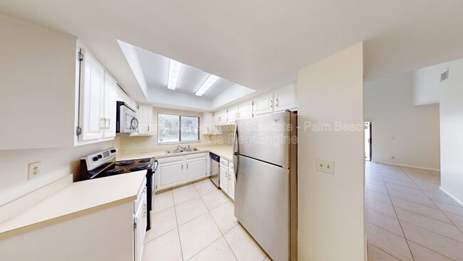 Building Photo - 3149 Kingswood Terrace