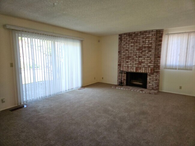 Building Photo - 10989 Ronald Way