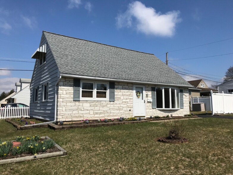 Building Photo - 2030 Eastman Ave