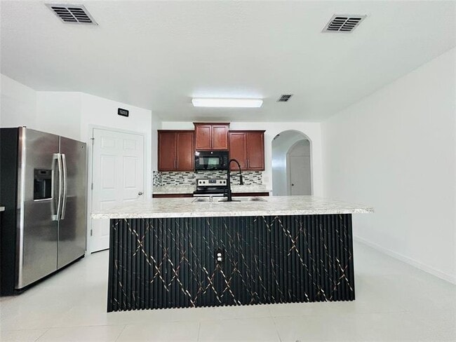 Building Photo - 518 SW Natalie Terrace