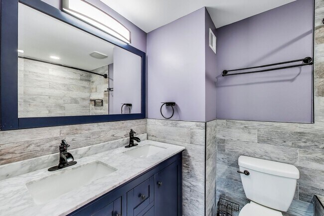 Building Photo - 3 bed + 2 Full + 2 half Bath - End Unit TH