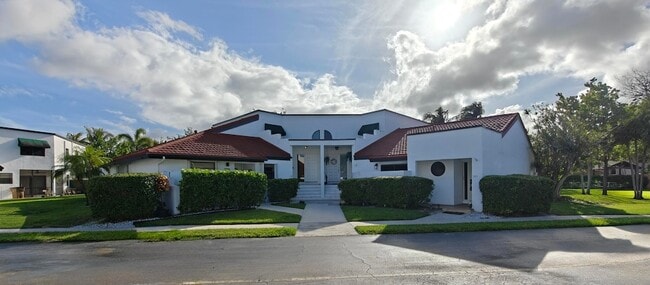 Building Photo - 385 NW 36th Ave
