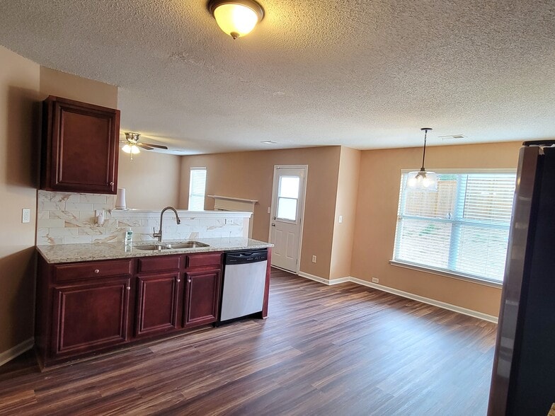 Building Photo - 4124 Alveston Dr