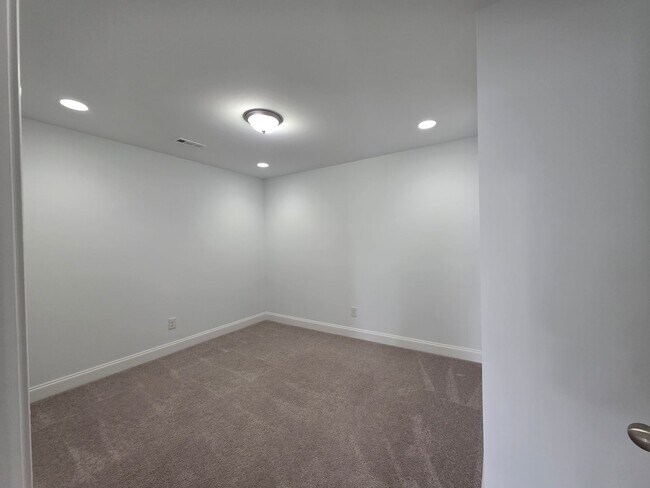 Building Photo - 3-Bedroom Townhome with Bonus Room & Resort-Style Amenities -No Pets