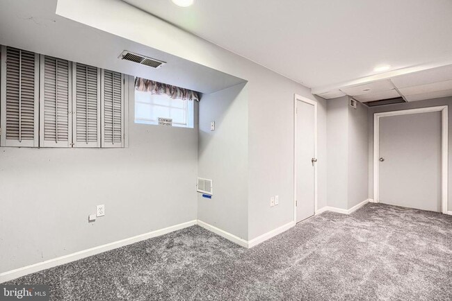 Building Photo - 4312 Silver Spring Rd