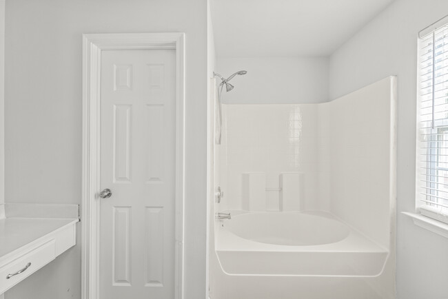 Building Photo - 8818 Sharonbrook Dr