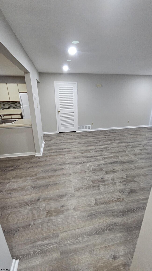 Building Photo - 184 Heather Croft