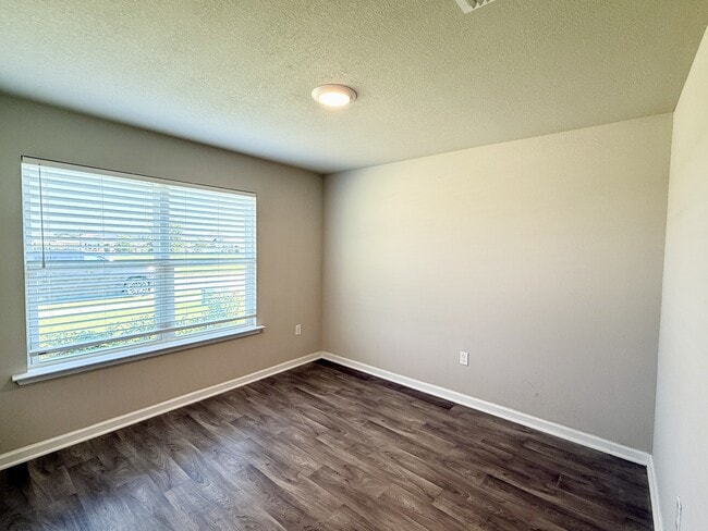Building Photo - 10365 Zenyatta Lp