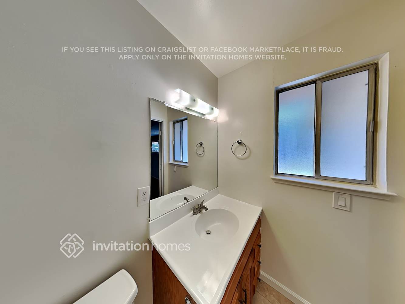 Building Photo - 2453 Aramon Dr