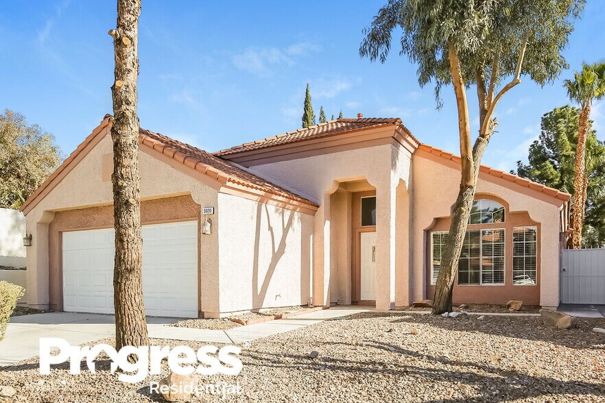 Primary Photo - 3020 Forest Lake St