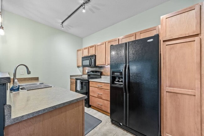 Building Photo - 123 Foxden Dr