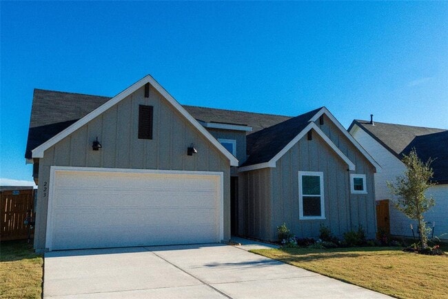 Building Photo - 223 Las Lomas Dr