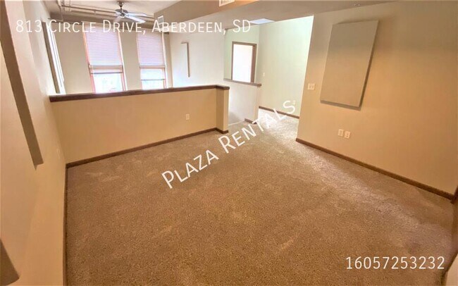 Building Photo - 214 S Kline St