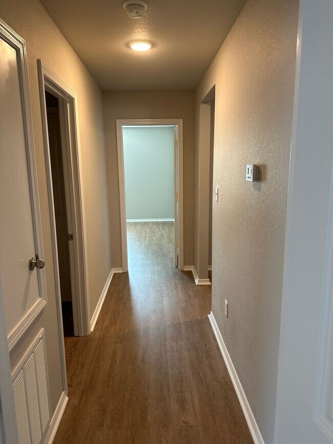 Building Photo - *Pre-leasing* Three Bedroom | Two Bath Hom...