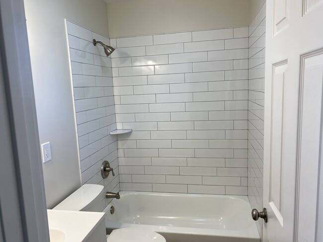 Building Photo - 764 W 220 N