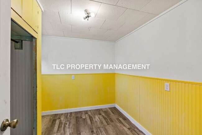 Building Photo - 717 S 2nd St