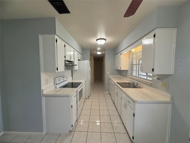 Building Photo - 12116 Medan Ct