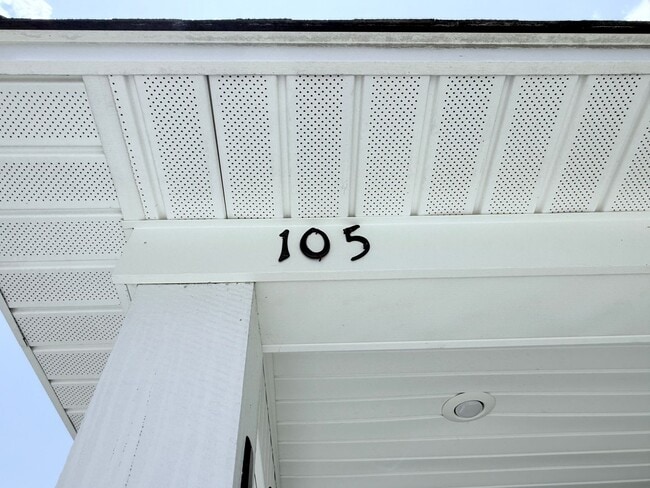 Building Photo - 101 Private Rd 4017