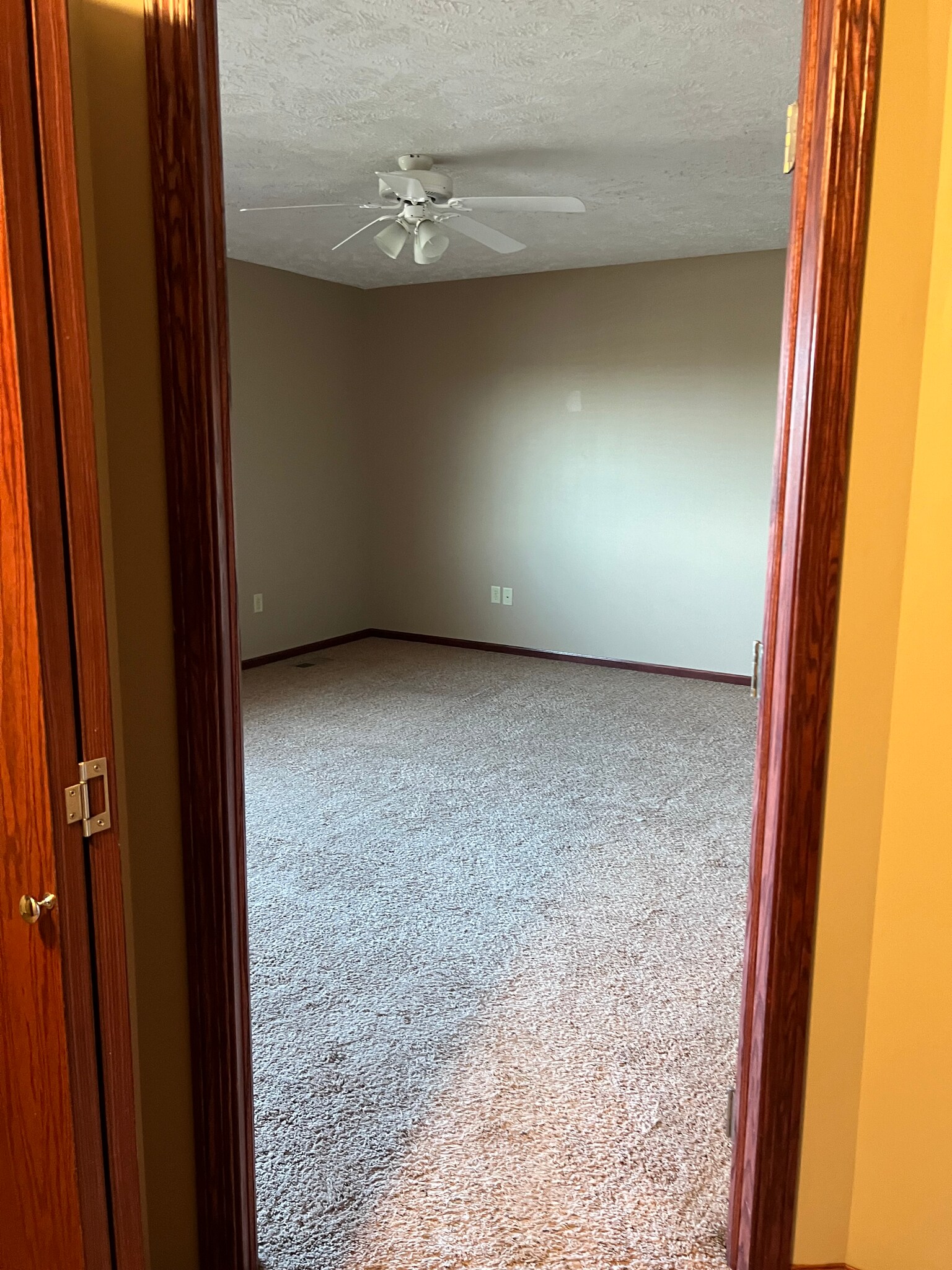 Building Photo - 4831 10th Ave