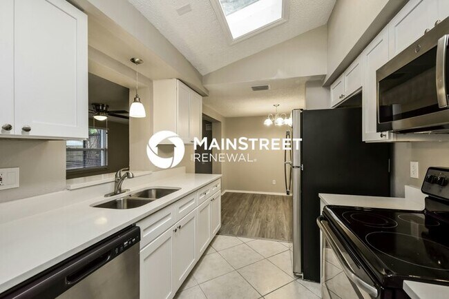 Building Photo - 3 Bedroom Pet-Friendly Home in SARASOTA, FL with Main Street Renewal