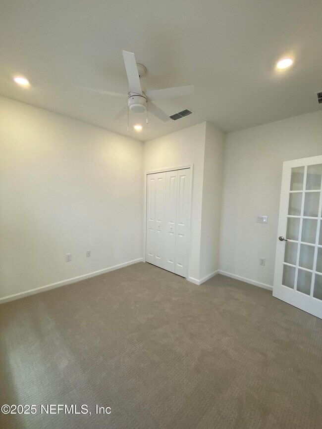 Building Photo - 214 Water Elm Walk