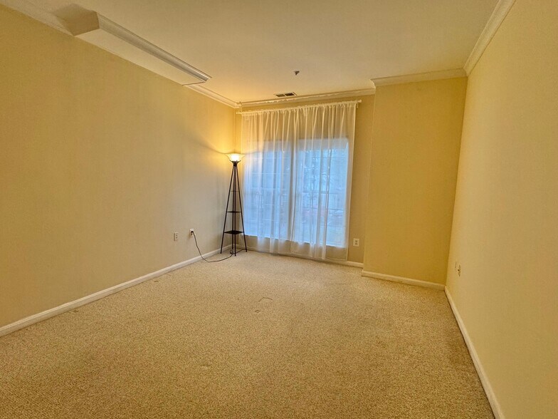 Building Photo - 4137 Fountainside Ln