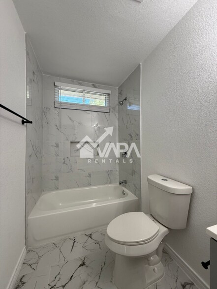 Building Photo - 8259 Sunshine Trail Dr