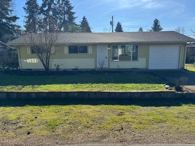 Building Photo - Updated 4 bedroom 1 bathroom house in Eugene!