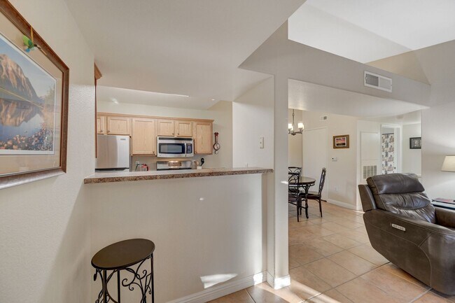 Building Photo - 7885 W Flamingo Rd