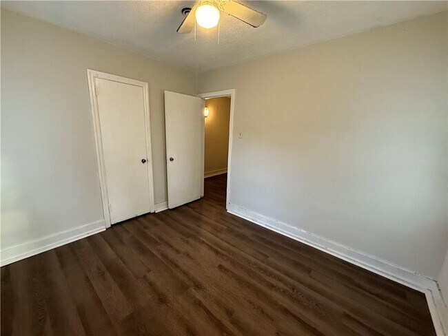 Building Photo - 1352 W Gulf Field Dr