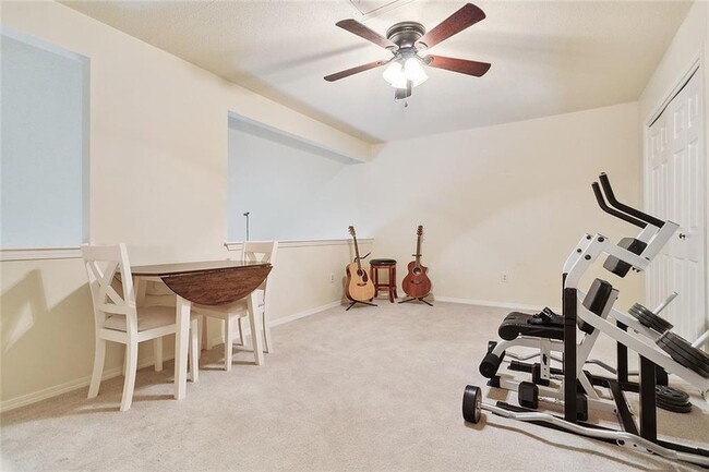 Building Photo - 203 Plimsol Ct