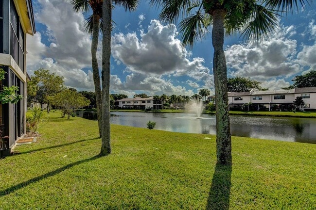 Building Photo - 7911 Eastlake Dr