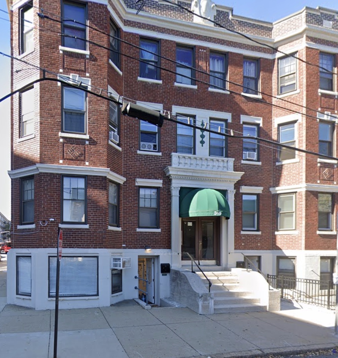 Building Photo - 319 Allston St